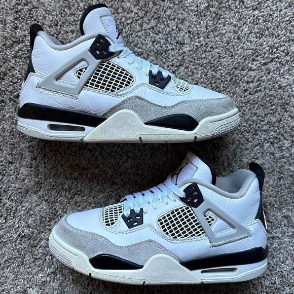 Nike Air Jordan 4 Retro Military Black Size 5.5 Youth (Size 7 Women's) - Picture 1 of 7